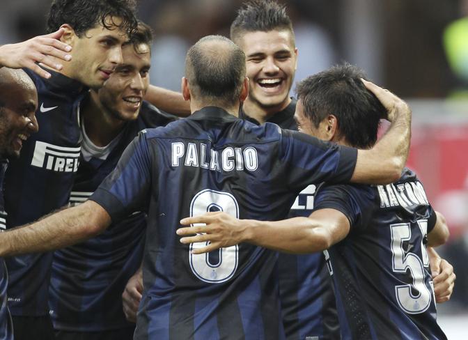 Il campionato comincia nel migliore dei modi per i nerazzurri: Nagatomo e Palacio segnano due gol al Genoa e l'Inter porta a  casa i primi tre punti della stagione. Ap